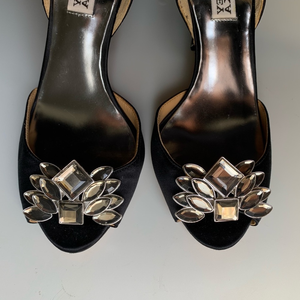 Badgley Mischka peep-toe heels